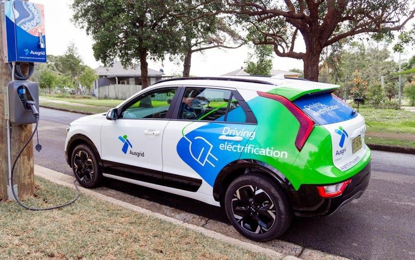 Electric vehicle charging at kerbside